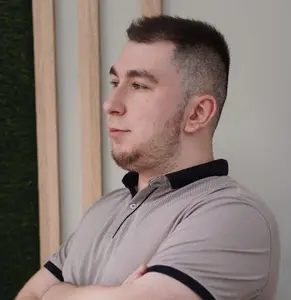 Адина Рустам