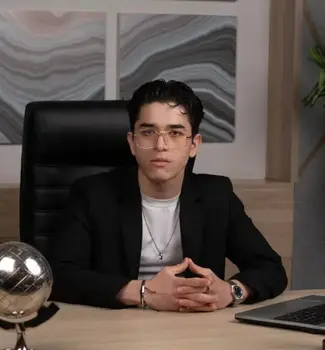 Марк Ахматов