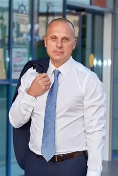 Евгений Овчаров