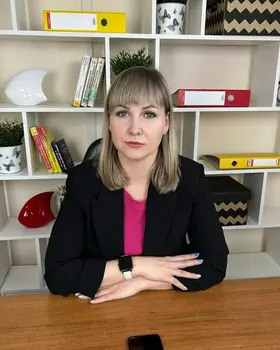 Алина Расторопова